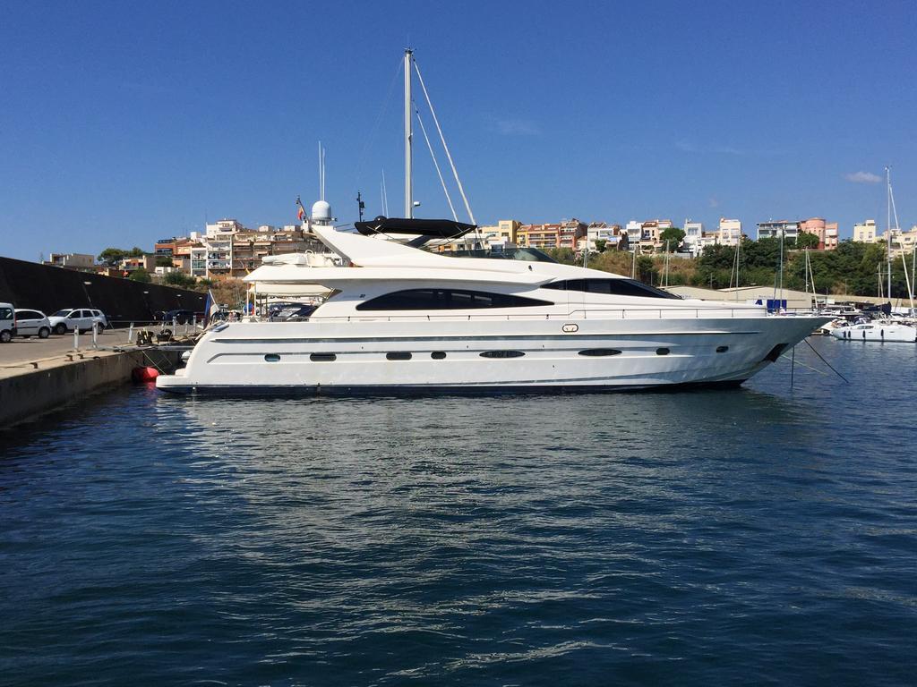 Botel Motor Yacht Dandy